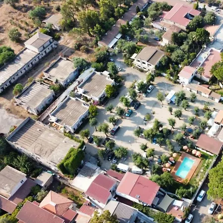 La Quiete アパートホテル タウレアナ