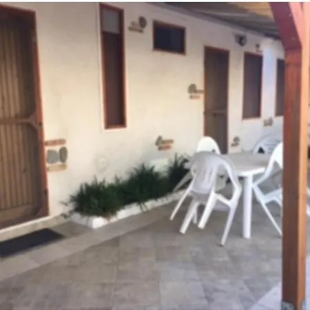 アパートホテル La Quiete タウレアナ