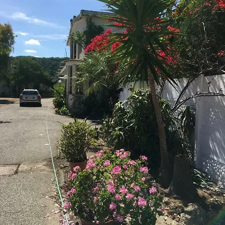 La Quiete アパートホテル